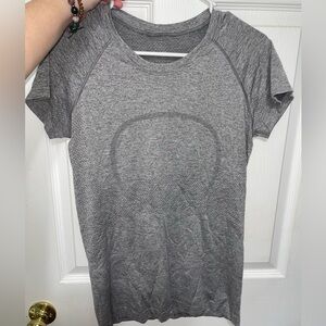 Lululemon Swiftly Tech Short-Sleeve Shirt 2.0
Hip Length